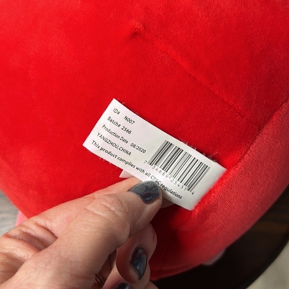 Squishmallow 8” Suzy the strawberry a Cracker Barrel exclusive from 2020 - Picture 5 of 5